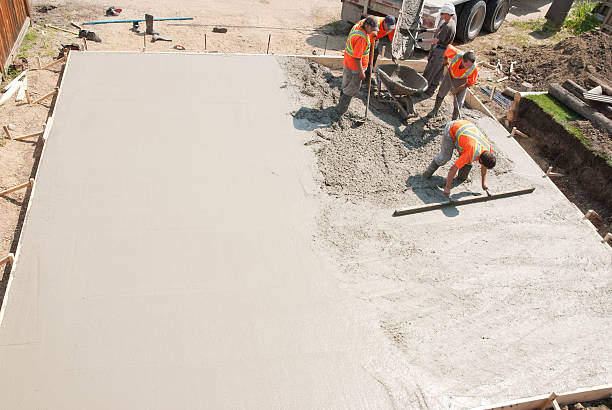 Best Commercial Concrete Contractor  in Shakopee, MN